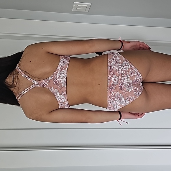 Bathing suit - Picture 2 of 2